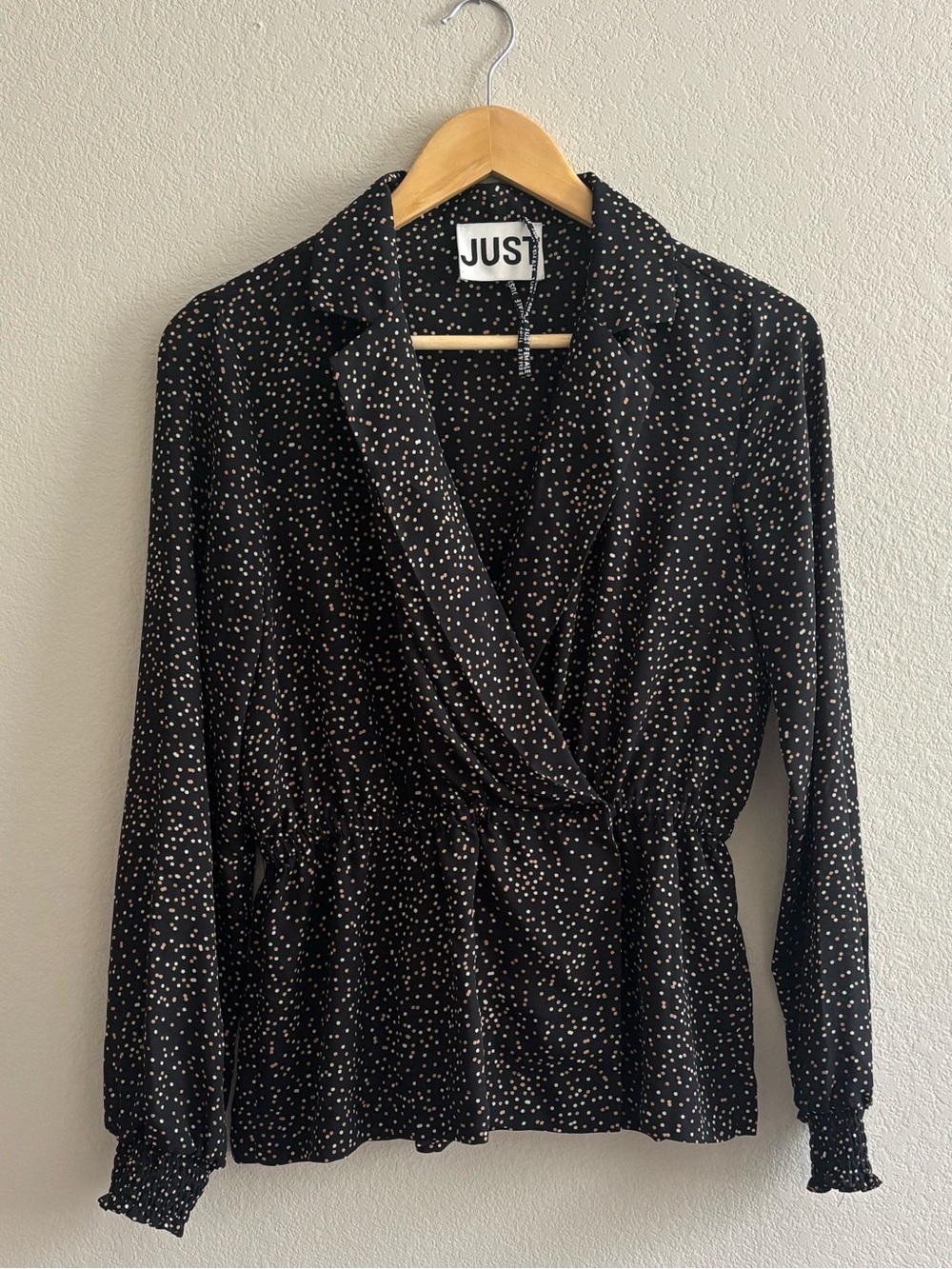 JUST Female NWOT Anthropologie Imogene Wrap Blouse Size Small with polka dots